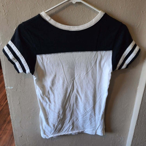 Women's size Medium Harley Davidson short sleeve shirt. - Picture 2 of 3